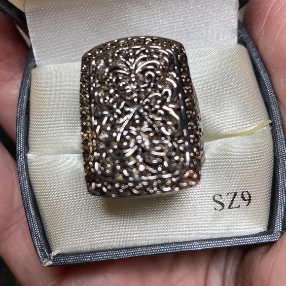 FASHION RING SIZE 9 - Picture 8 of 8